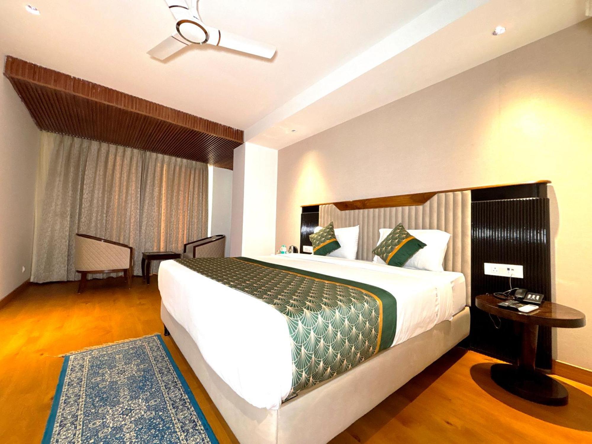 Hotel Arch The Lohias New Delhi Bagian luar foto