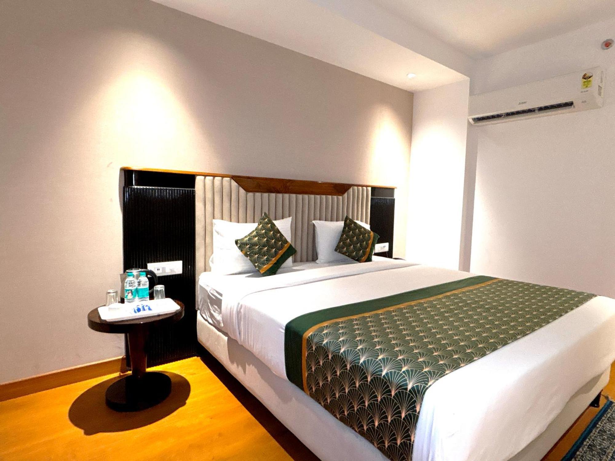 Hotel Arch The Lohias New Delhi Bagian luar foto